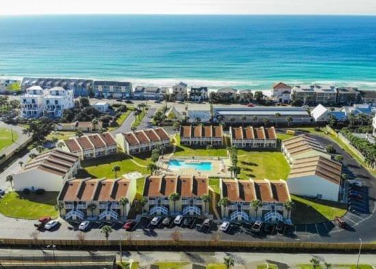 9 C, One Bedroom * Destin