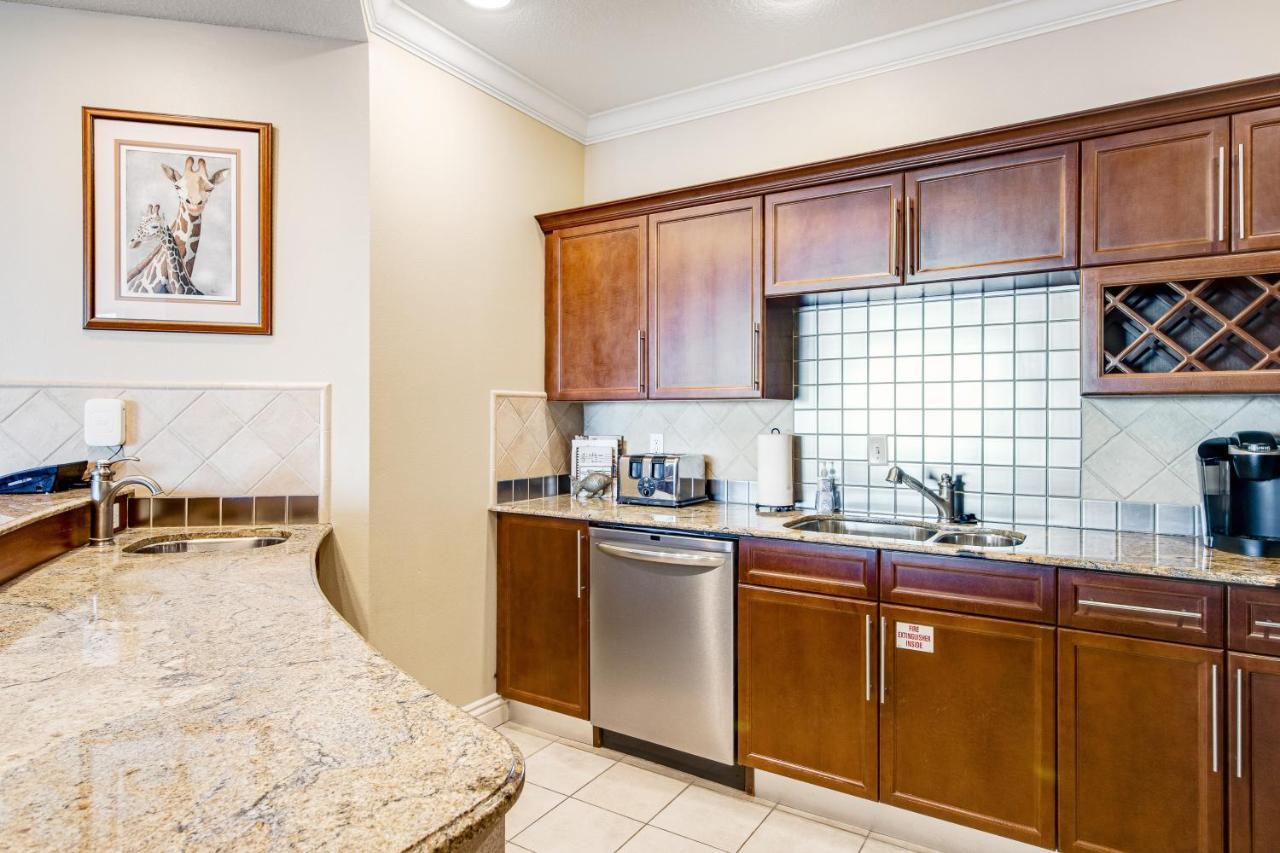 Emerald Grande Iii Apartment
