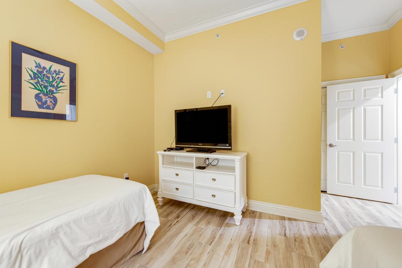 Emerald Grande Iii Apartment *