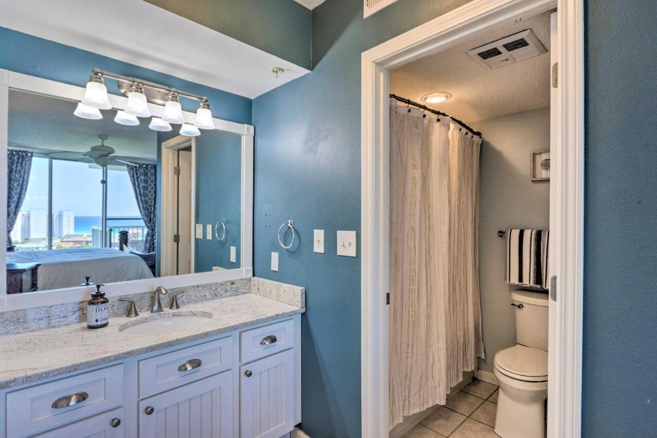 Apartment With Views, Heated Pool, And Access *