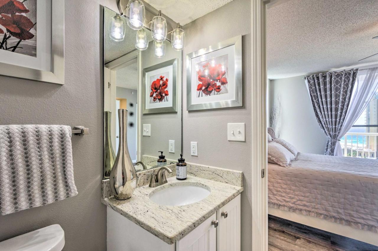 With Views, Heated Pool, And Access Destin