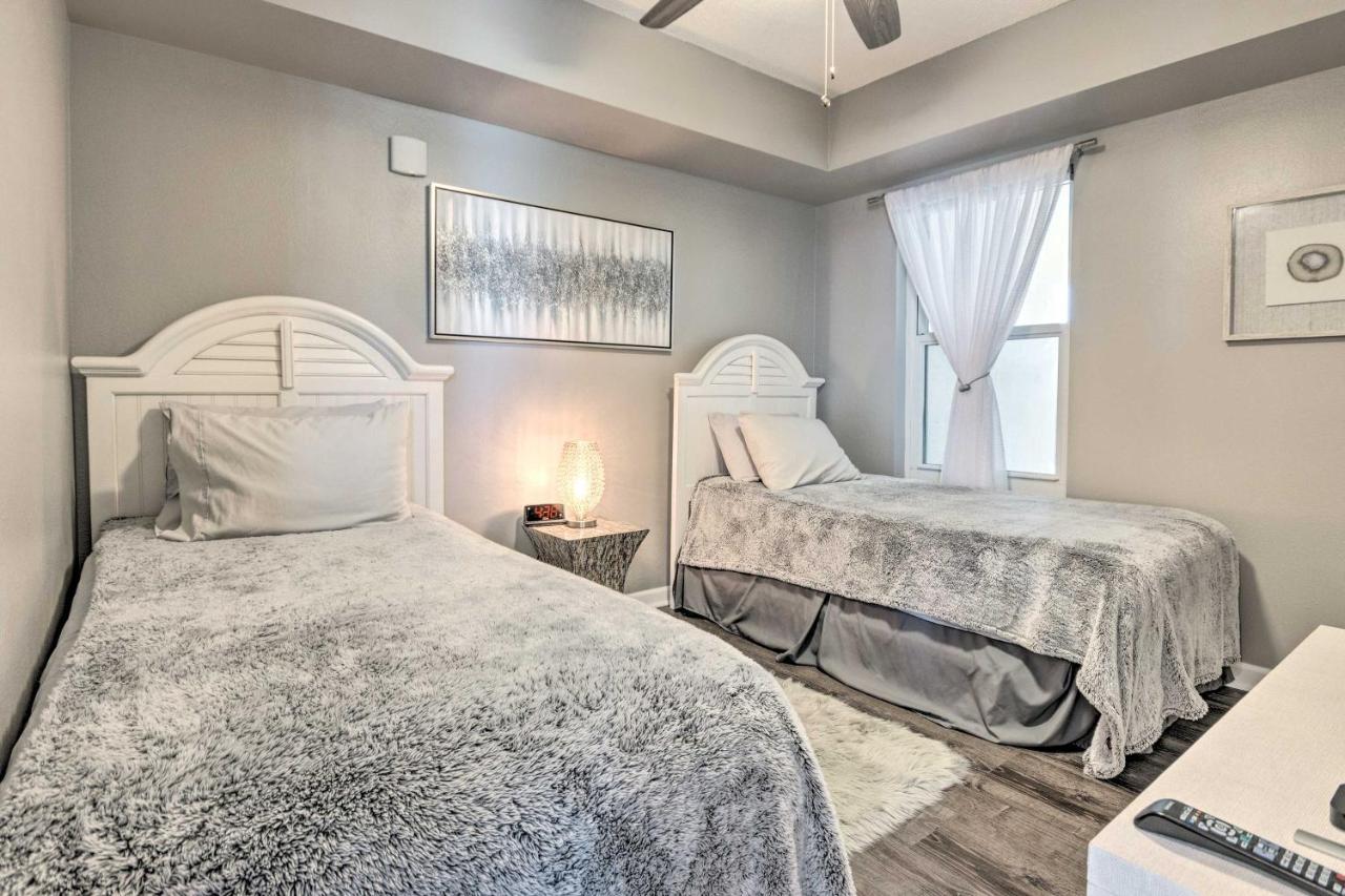 With Views, Heated Pool, And Access Apartment Destin
