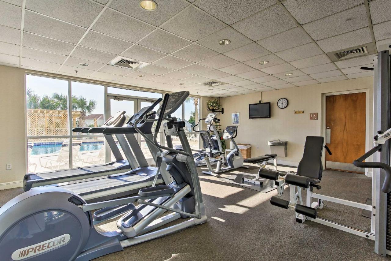 Apartment With Views, Heated Pool, And Access *