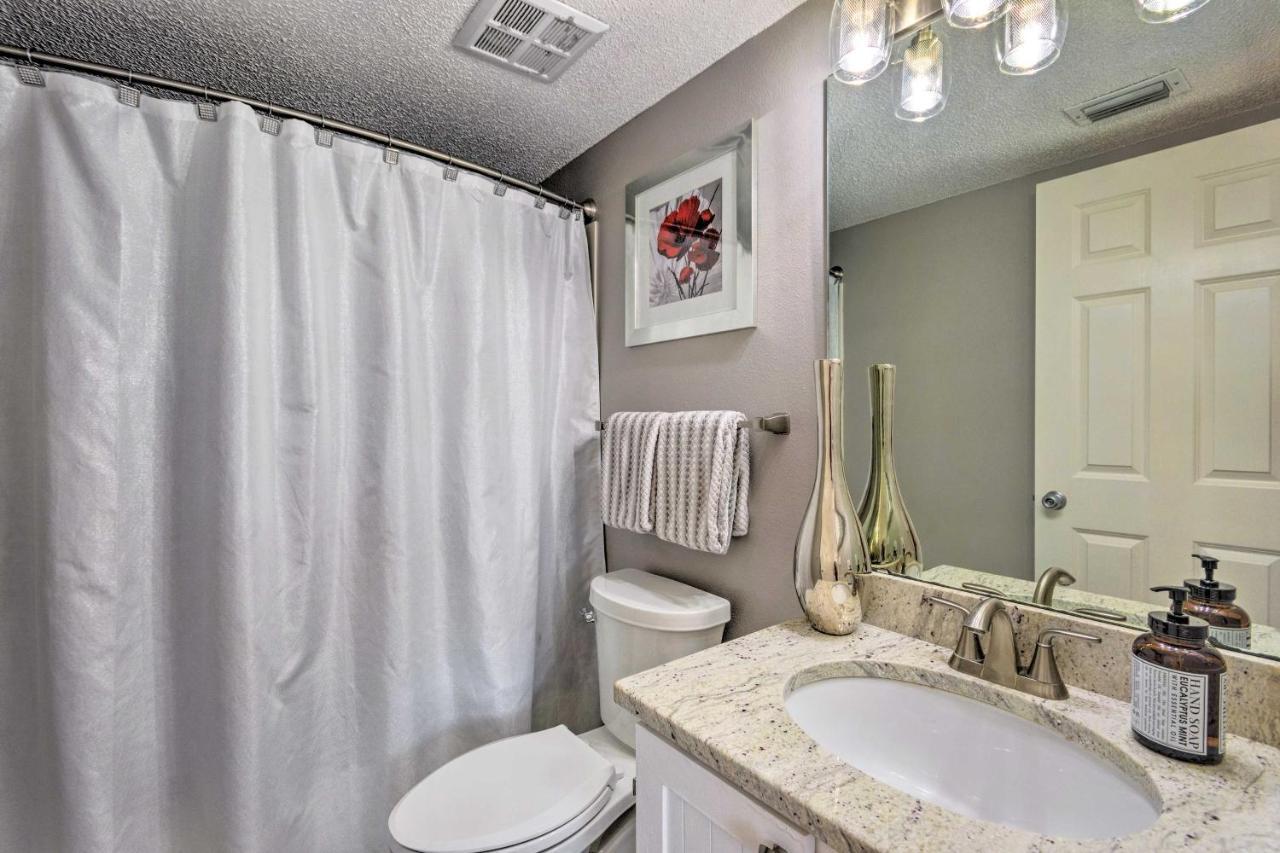Apartment With Views, Heated Pool, And Access