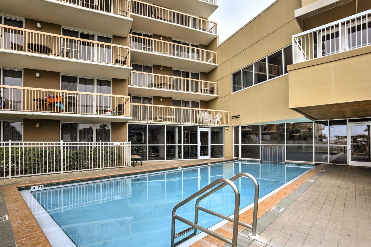 Apartment With Views, Heated Pool, And Access *