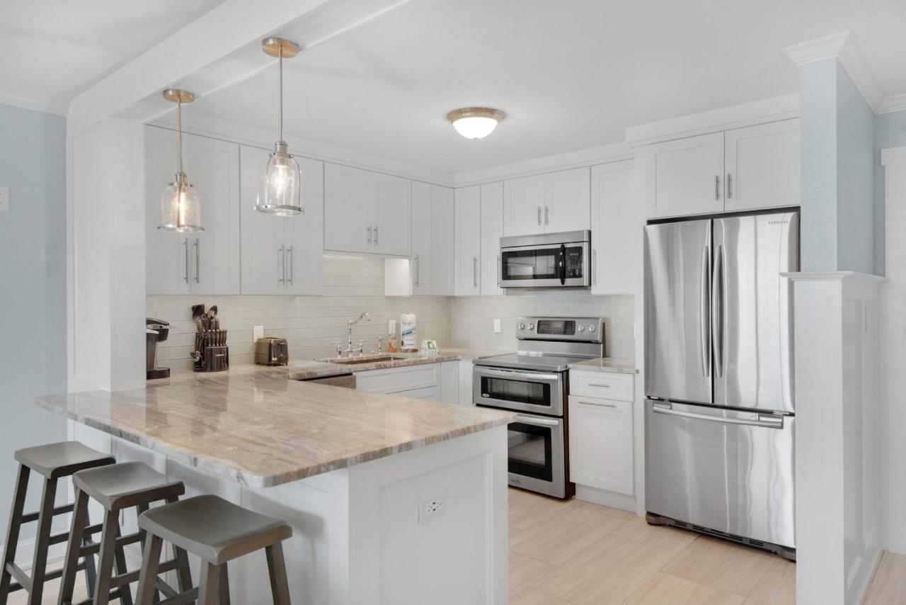 Dolphin Point 404c * Destin