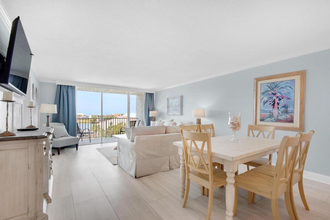 Holiday home Dolphin Point 404c