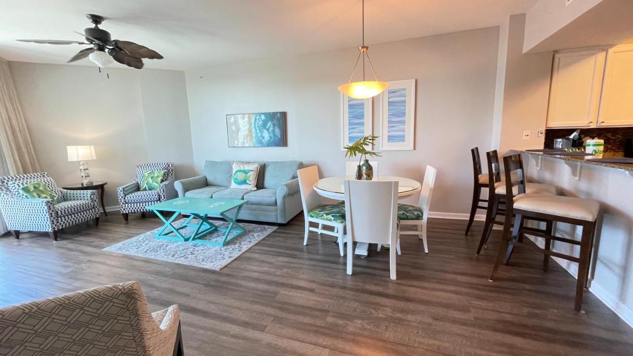 Spectacular Sunsets 5 Star Across From Beach Sleep 6 Private Shuttle Holiday home *
