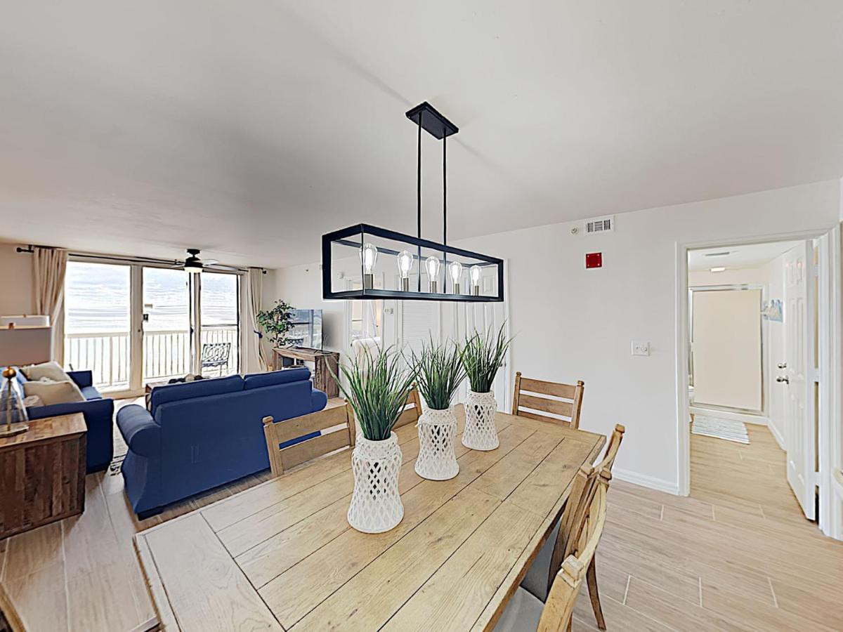Amazing In With Outdoor Swimming Pool And 2 Bedrooms *