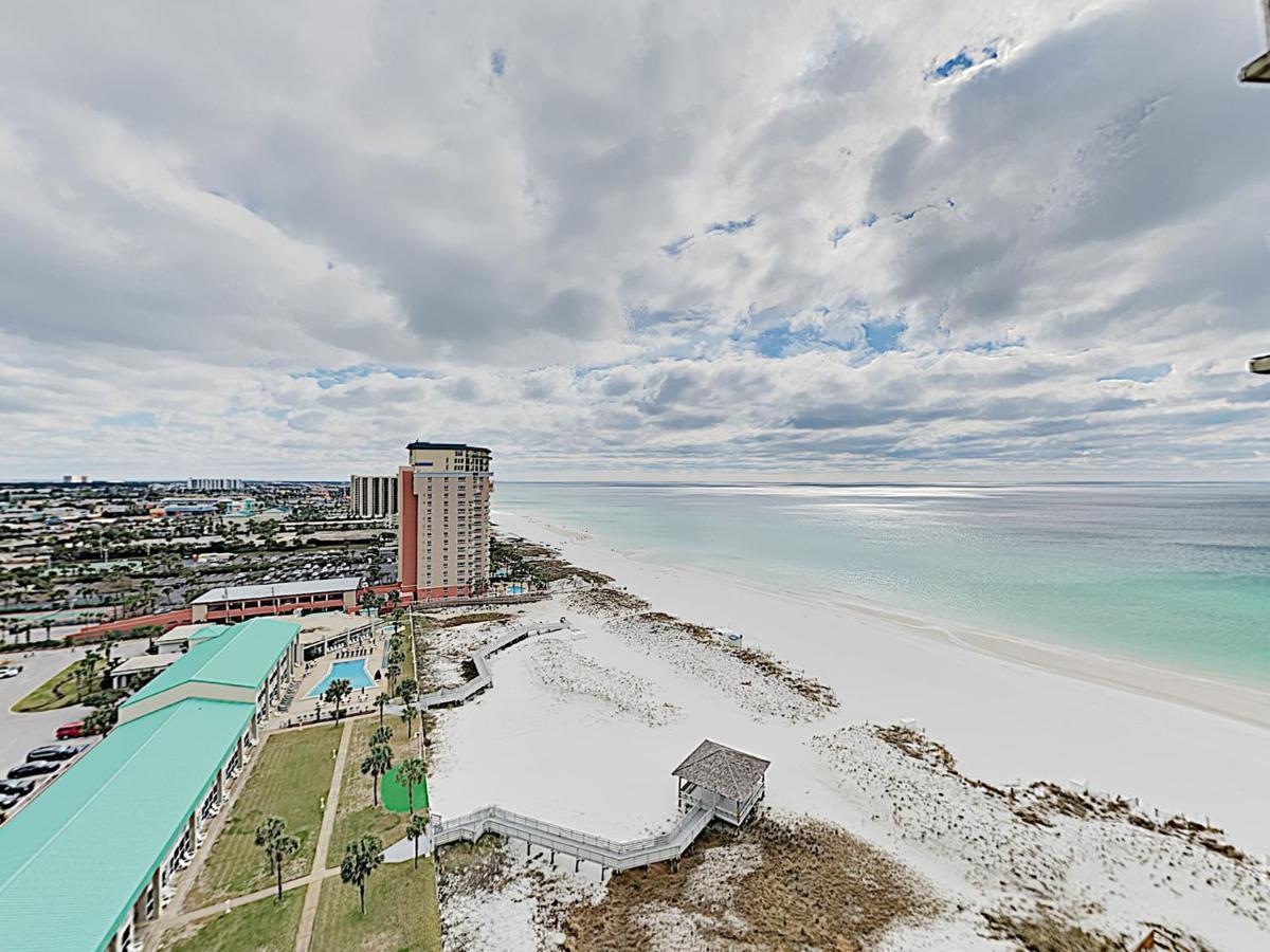 Amazing In With Outdoor Swimming Pool And 2 Bedrooms Apartment Destin