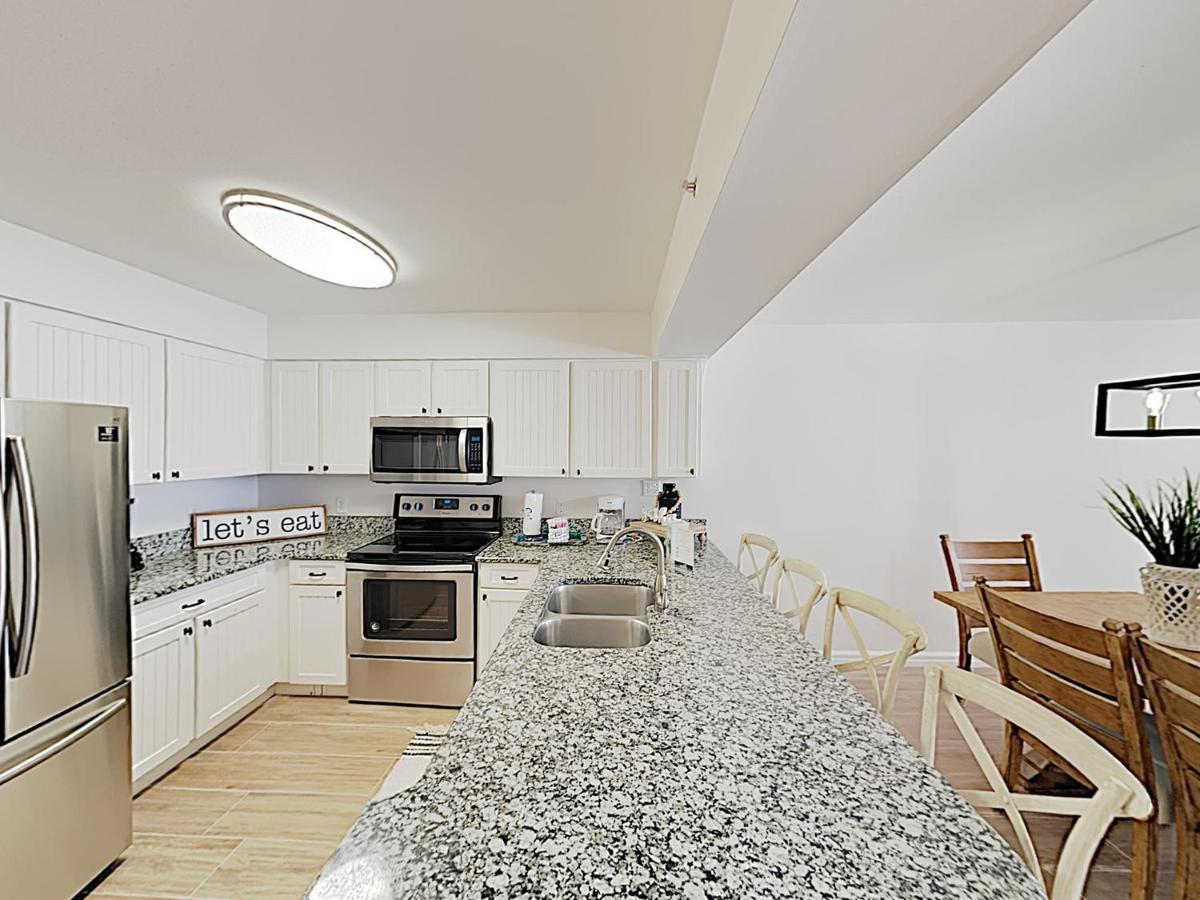 Amazing In With Outdoor Swimming Pool And 2 Bedrooms * Destin