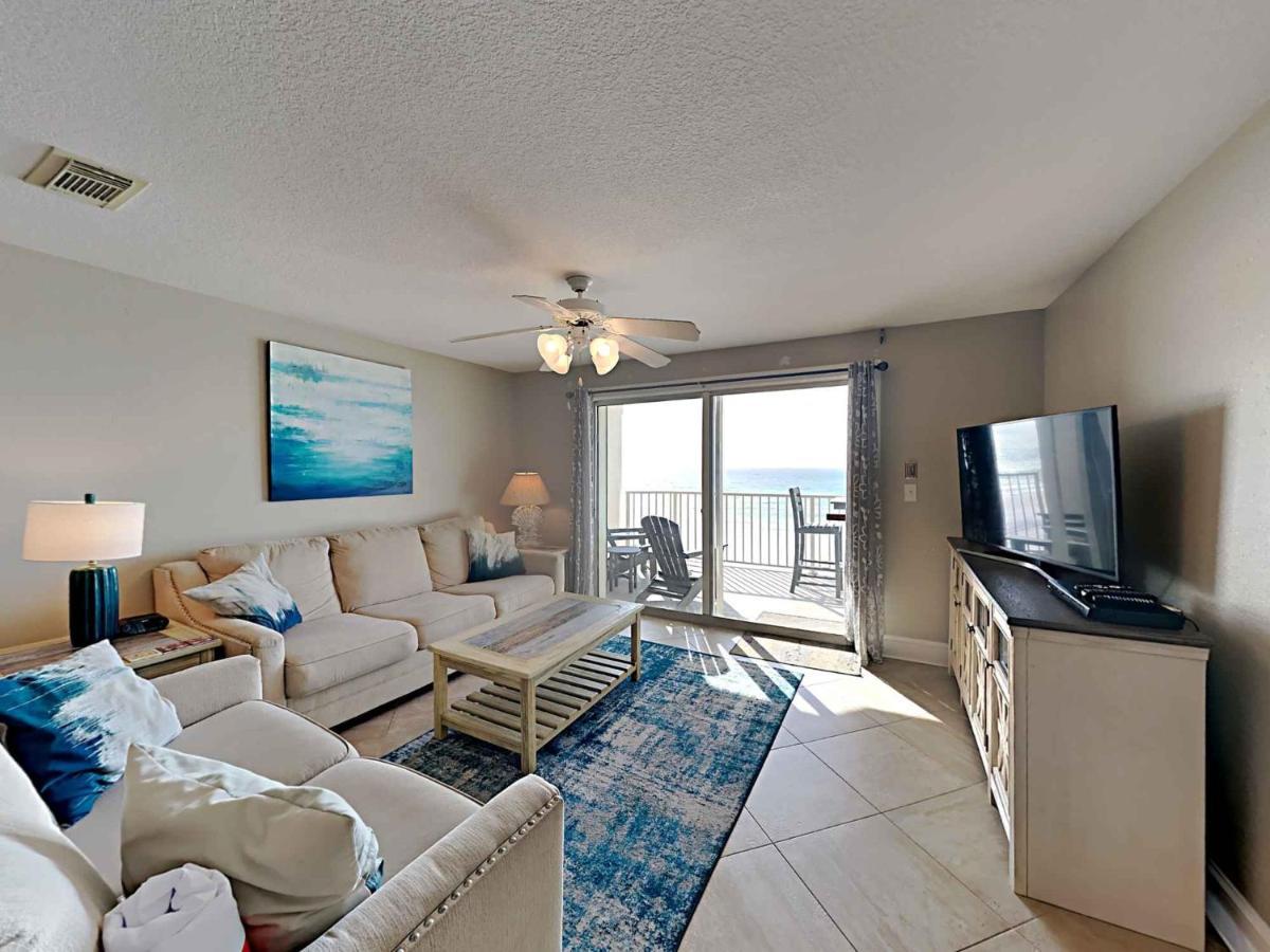 Awesome In With Outdoor Swimming Pool And 3 Bedrooms *