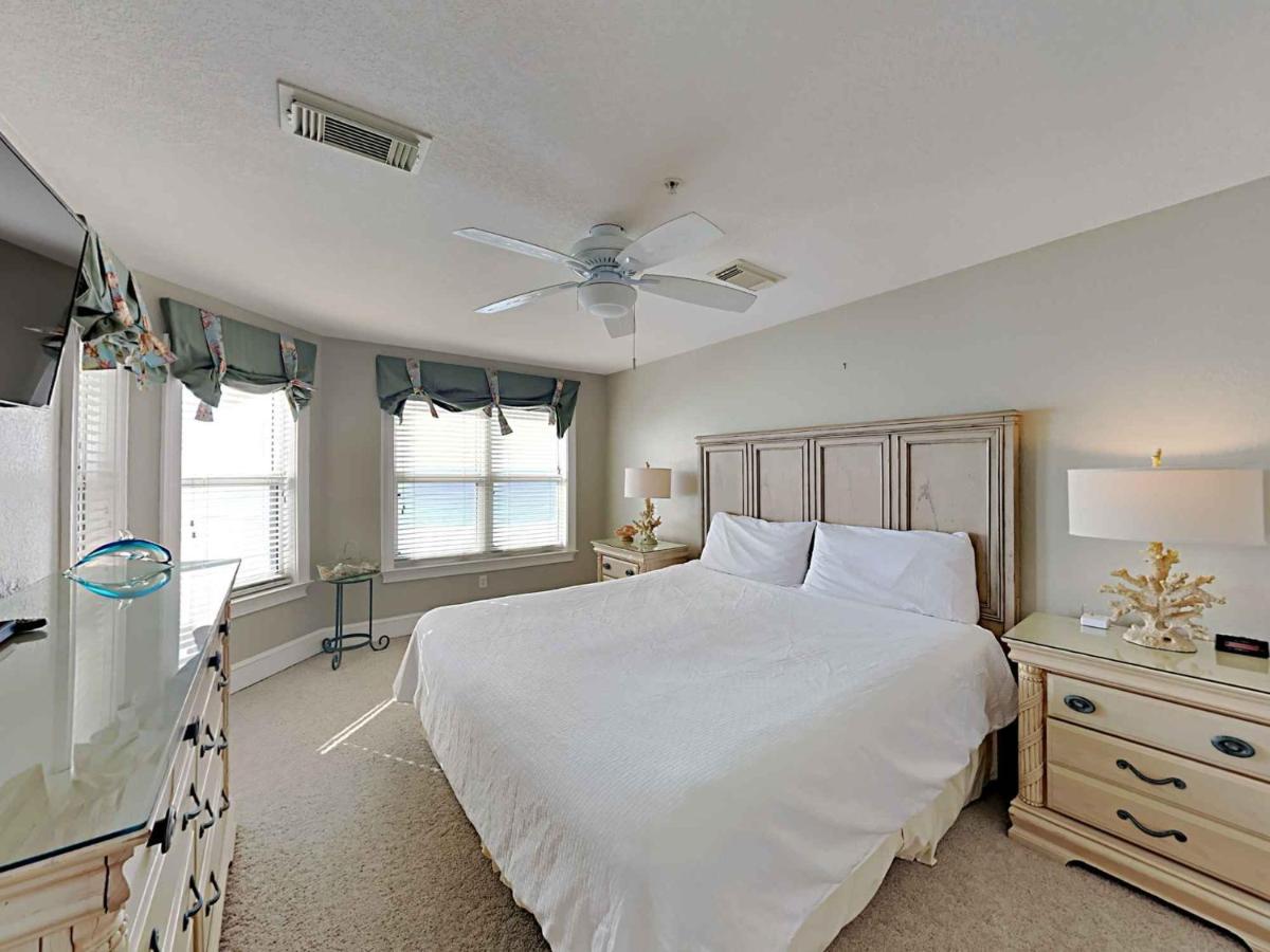 Awesome In With Outdoor Swimming Pool And 3 Bedrooms Apartment *