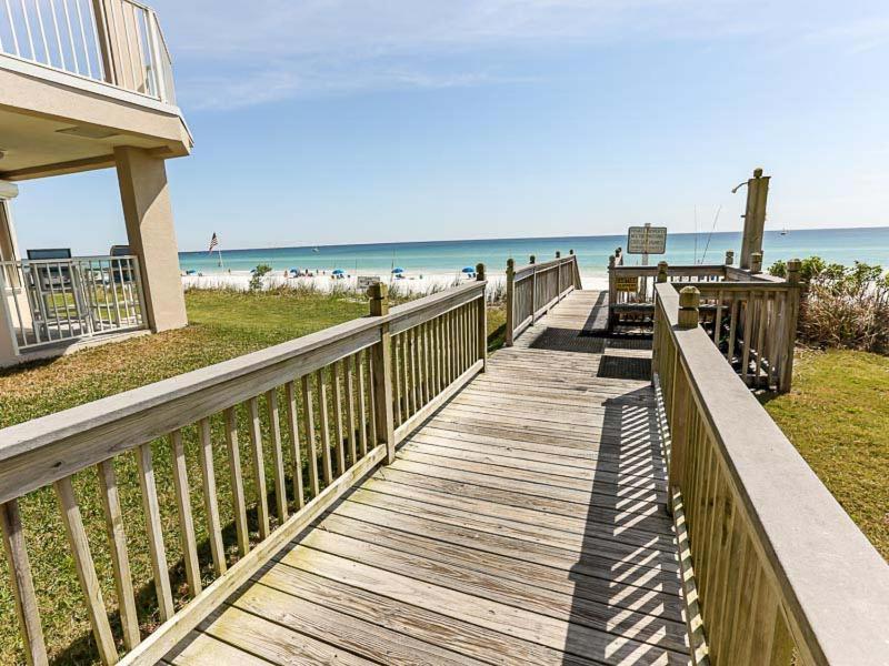 Awesome In With Outdoor Swimming Pool And 3 Bedrooms Apartment