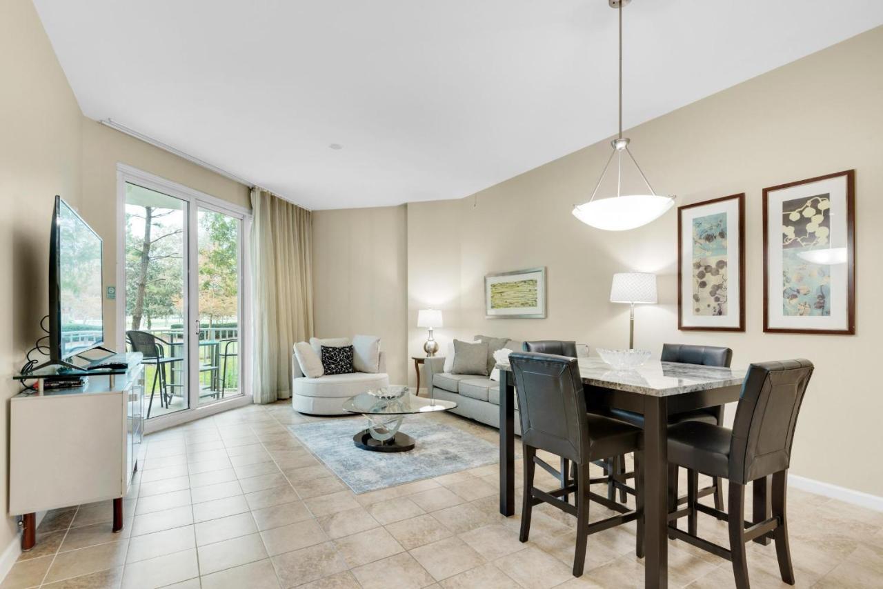 Palms #2106 Jr. 2br *