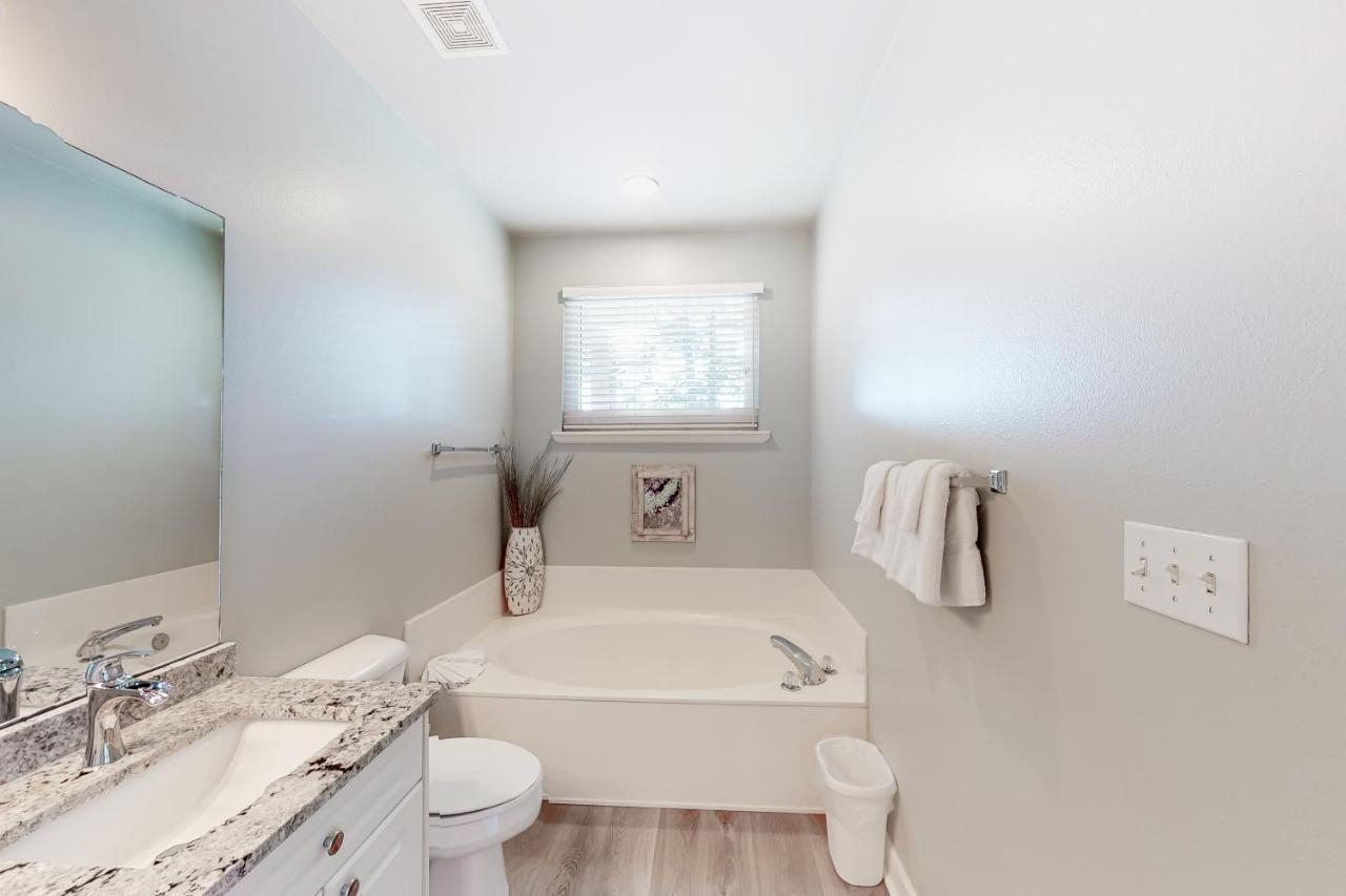 Apartment Turnberry #8562 *