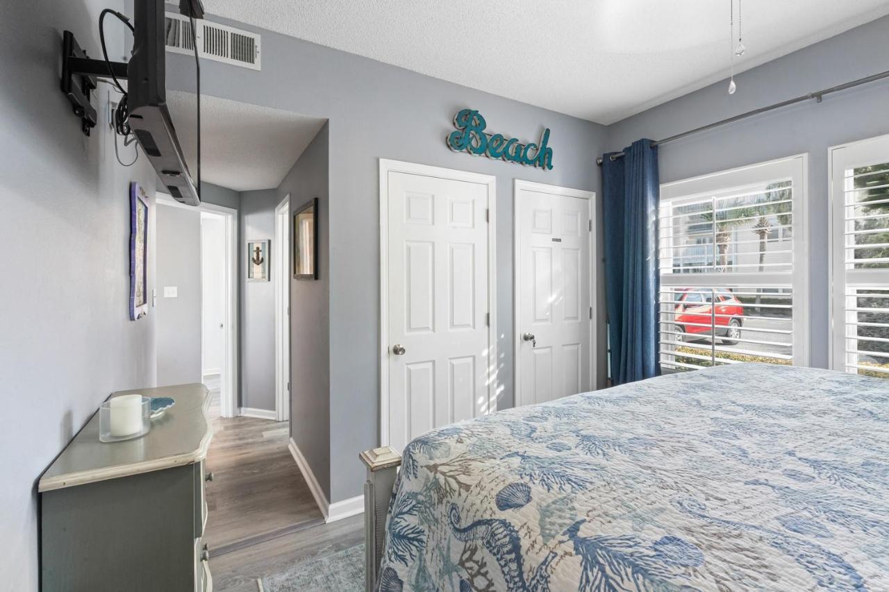 Hook, Wine, & Linger Apartment Destin