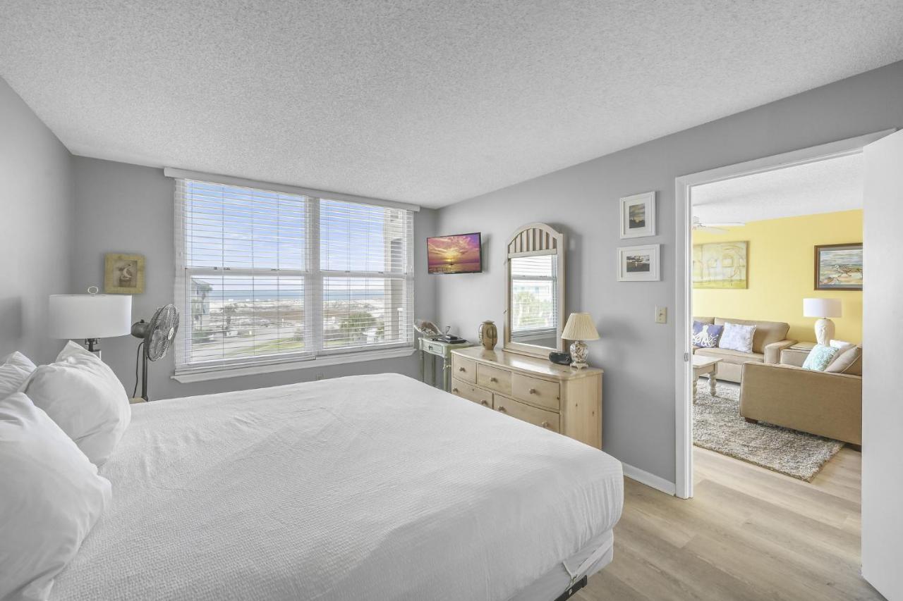 Magnolia House 302 At Pointe Apartment