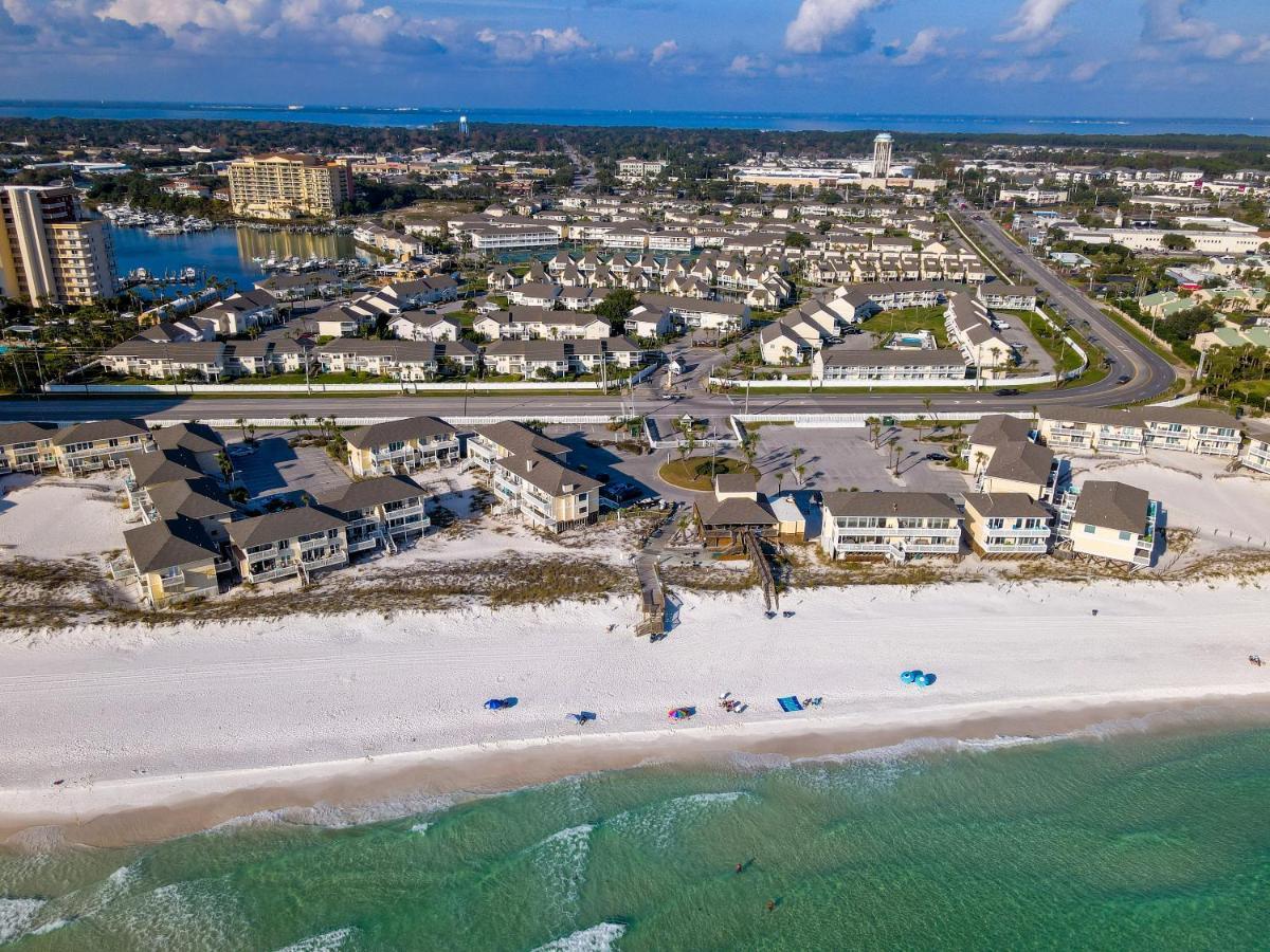 Sandpiper Cove #1121 * Destin