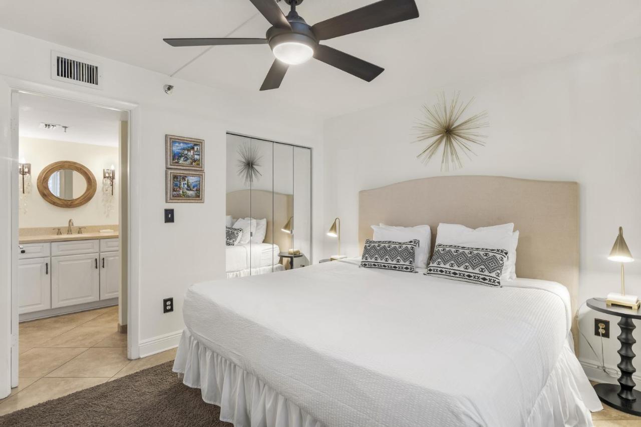 Magnolia House 409 At Pointe Apartment