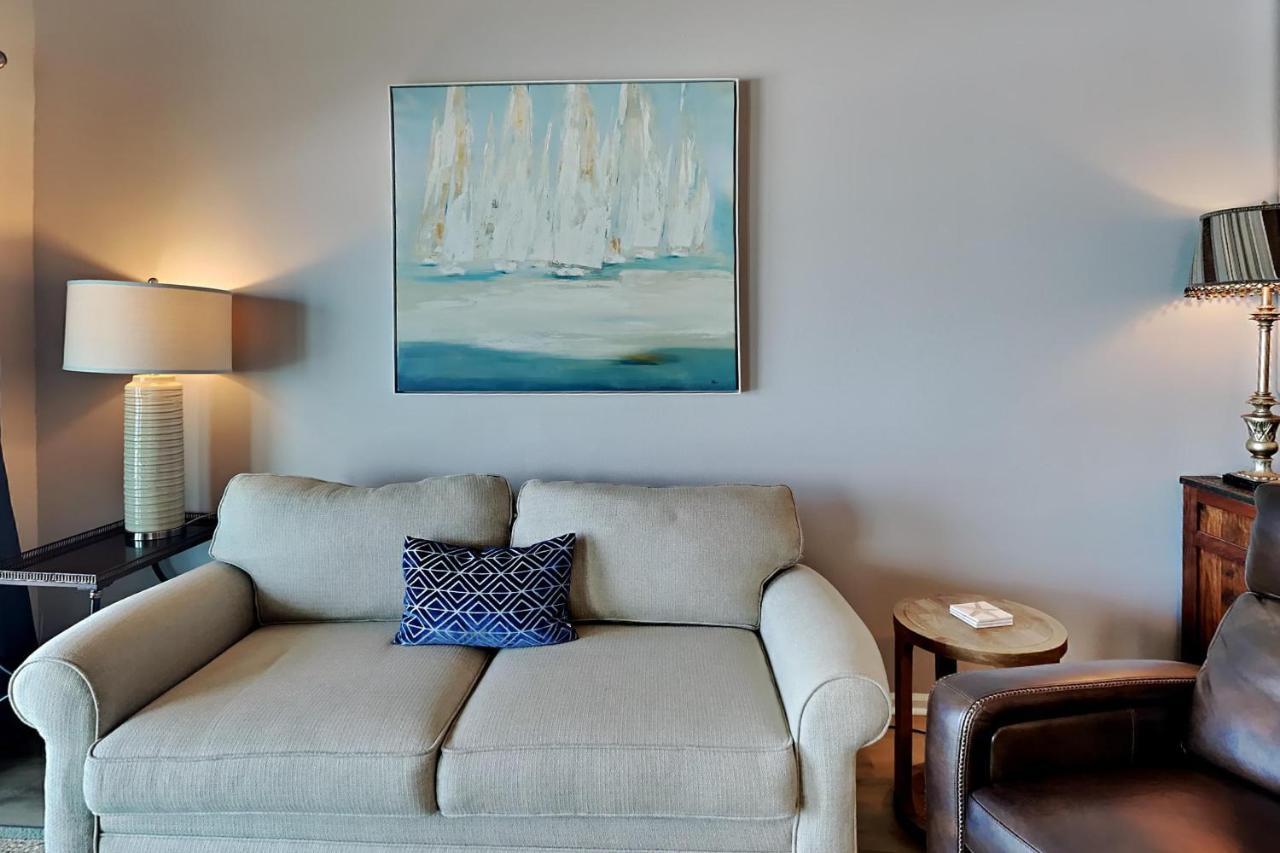 Crystal 9a Apartment