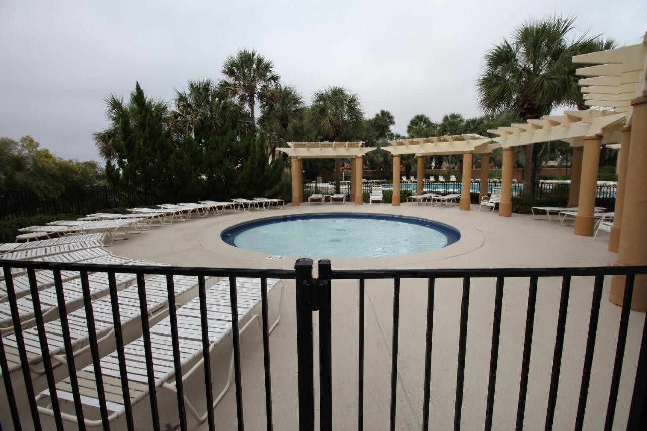 Sleeps 8 - Renovated Beachfront At Westwinds, Sandestin With Gulf Views, Private Access Holiday home Destin