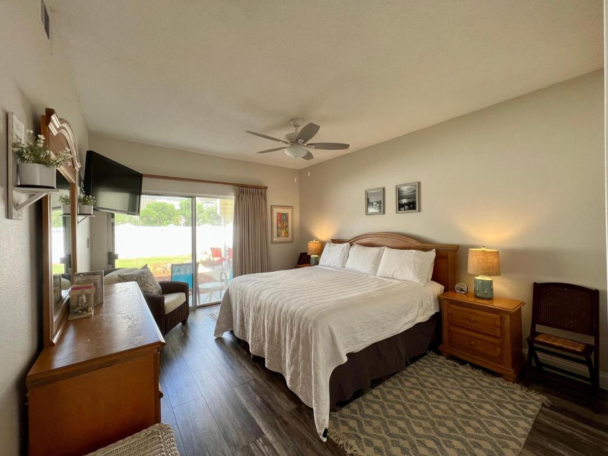 Sandpiper Cove 9122 * Destin