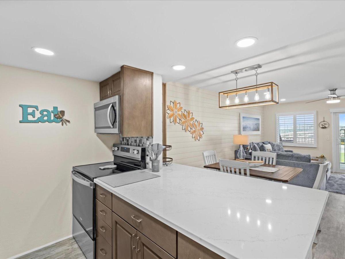 Surf And Racquet Unit 103 Holiday home Destin