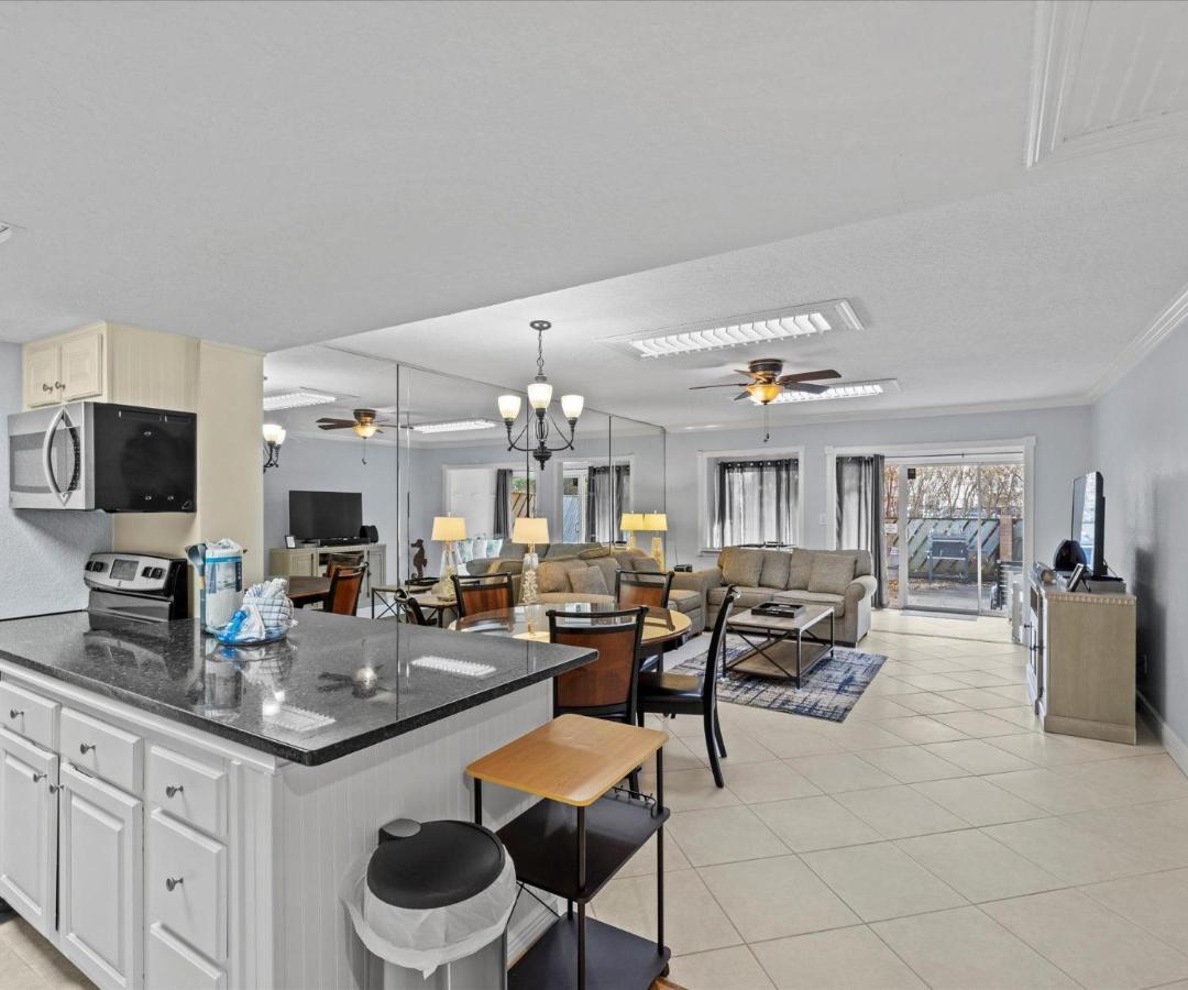 Holiday home Surf And Racquet Unit 1a Destin