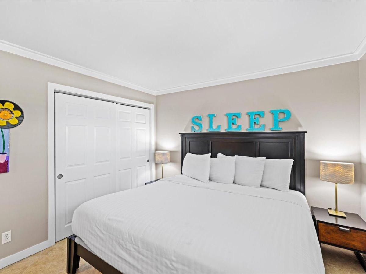 Surf And Racquet Unit 301 Holiday home Destin