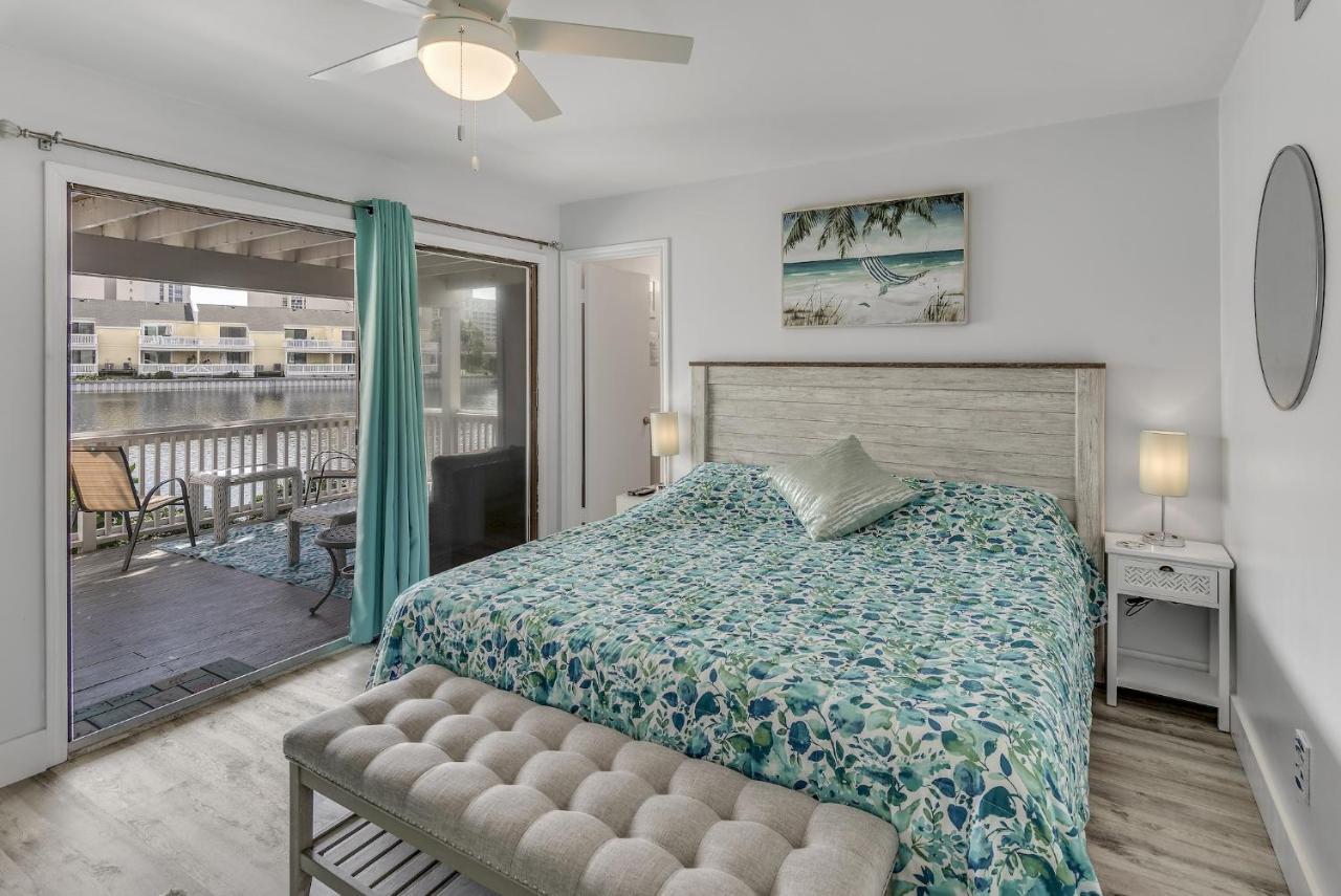 Southbay Gulf View: Beachfront Townhouse With Private Access Holiday home