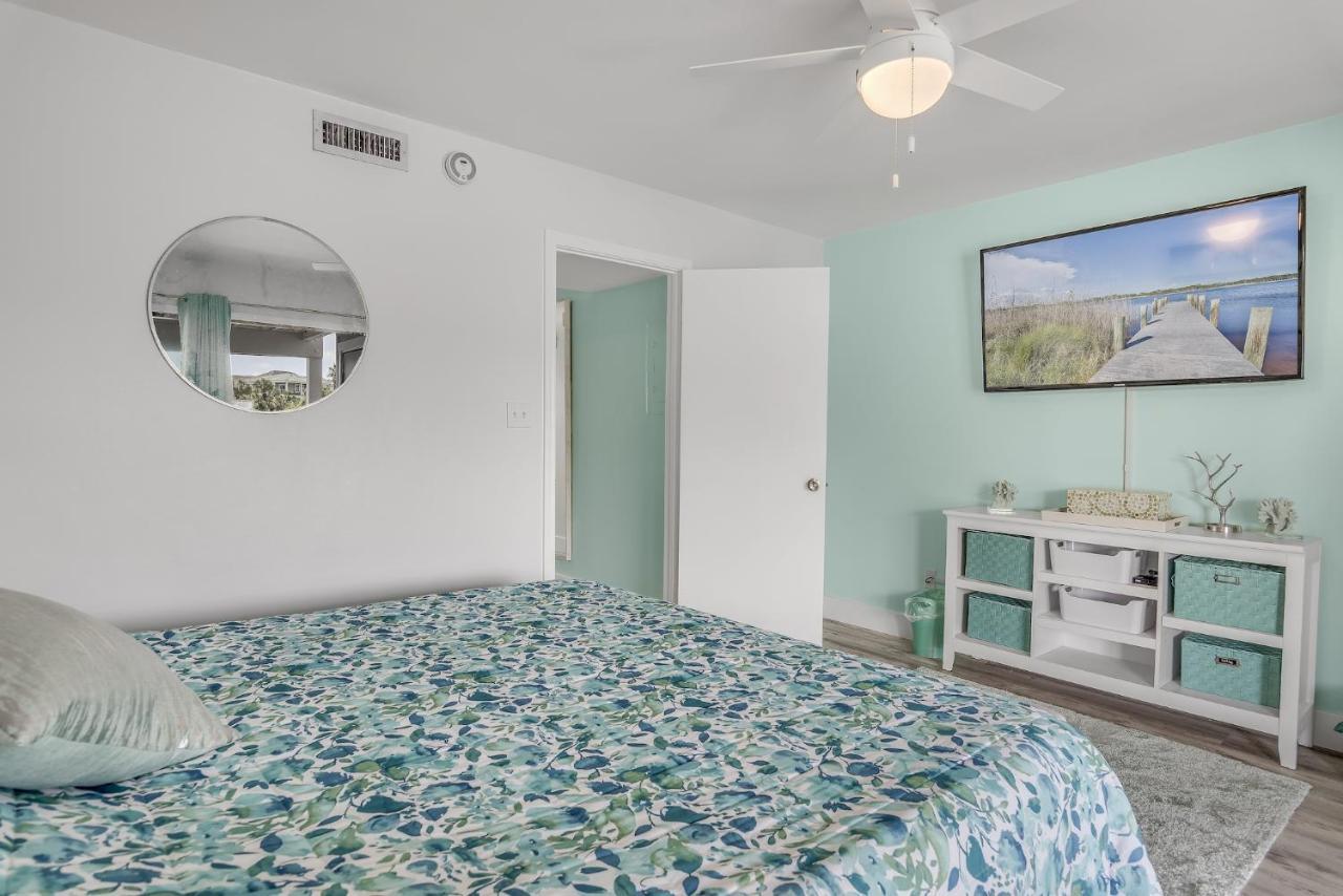 Southbay Gulf View: Beachfront Townhouse With Private Access Holiday home *