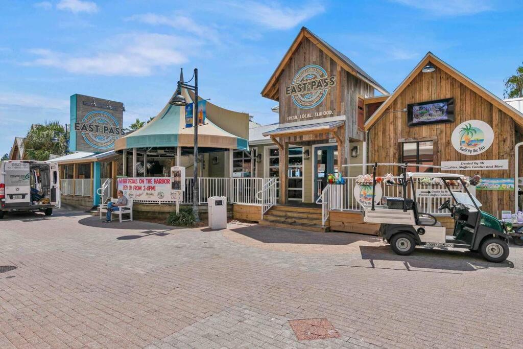 Charming Isle Access Townhome Holiday home Destin