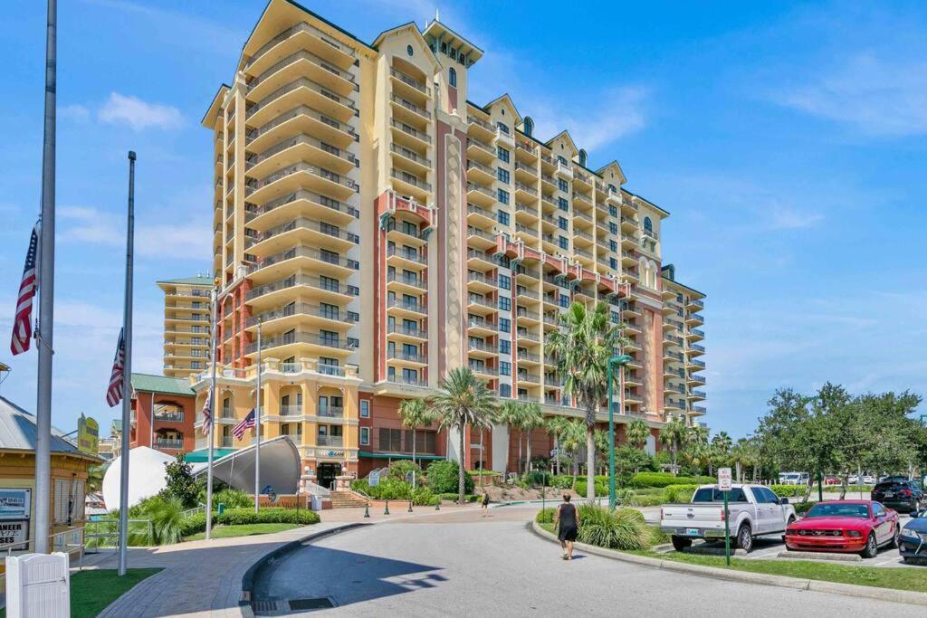 Charming Isle Access Townhome *
