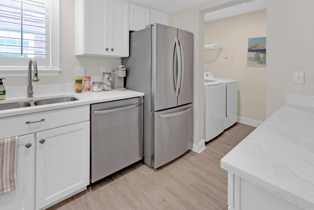 Charming Isle Access Townhome Destin