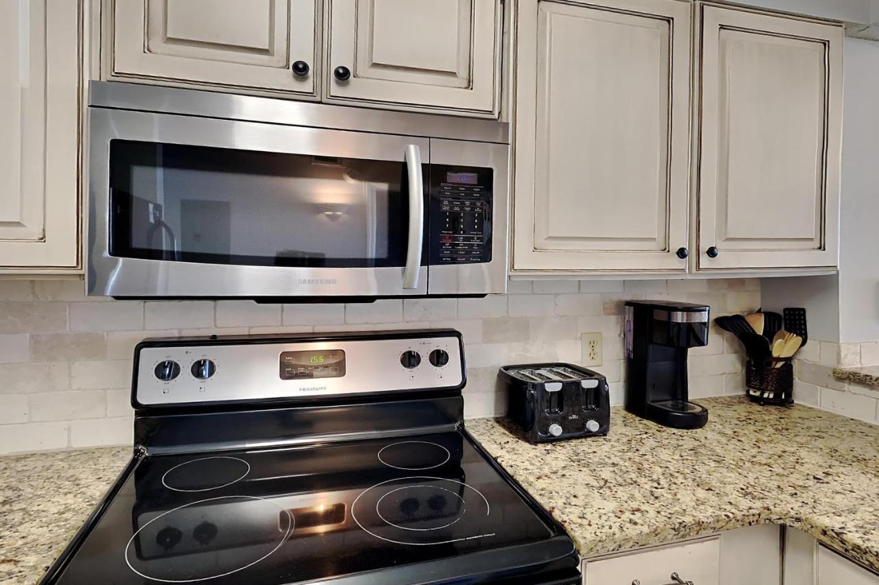 Pelican 1812 Destin