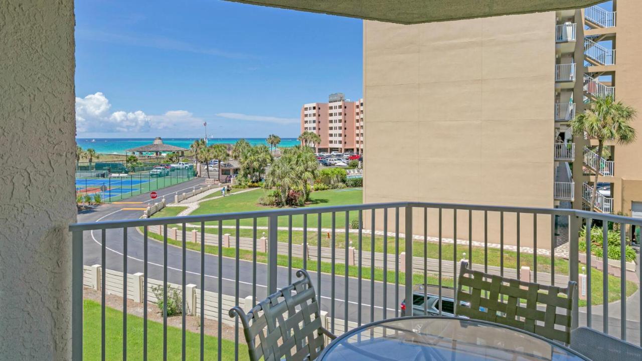 Inlet Reef 215 - Spacious With Complimentary Seasonal Service And Great Water Views Destin