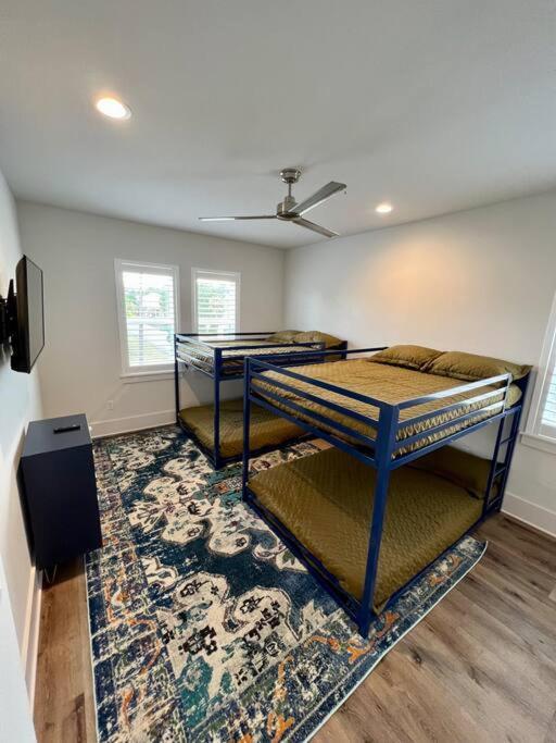Holiday home Spacious 4br With Golf Cart & Pool Access