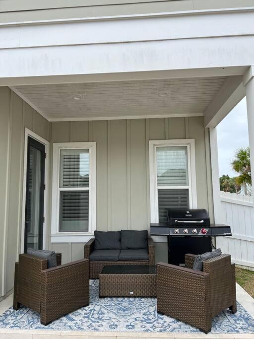 Spacious 4br With Golf Cart & Pool Access Holiday home