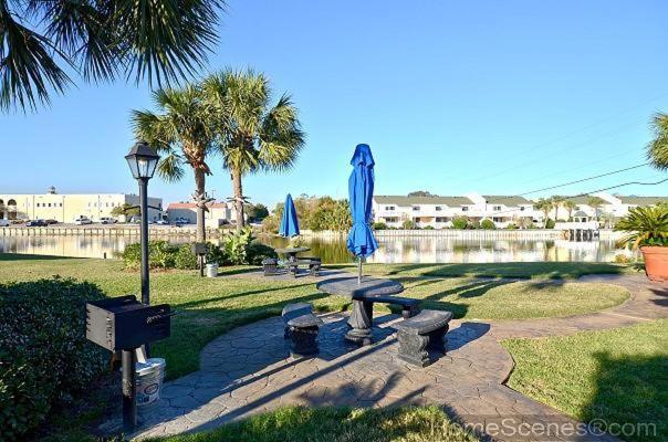 2036 - Shoreline Towers Beachfront Free Setup * Destin