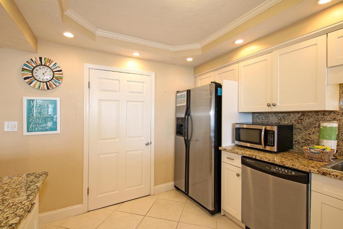 2063 Shoreline Towers - Beachfront Vacation Destin
