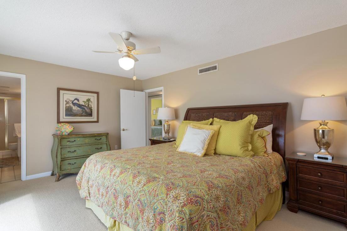 2096 Front 3 Bdrm Beachfront Free Setup