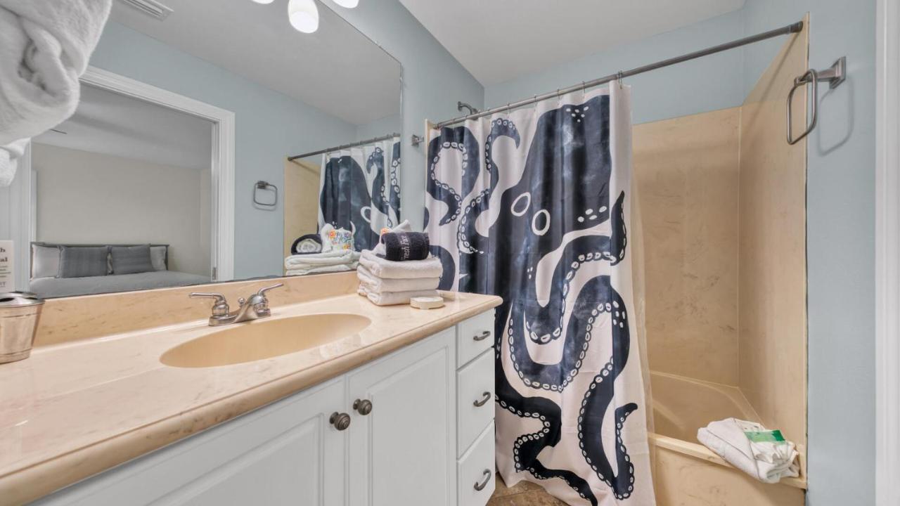 Holiday home Aegean 105 - Updated Front On Isle Destin