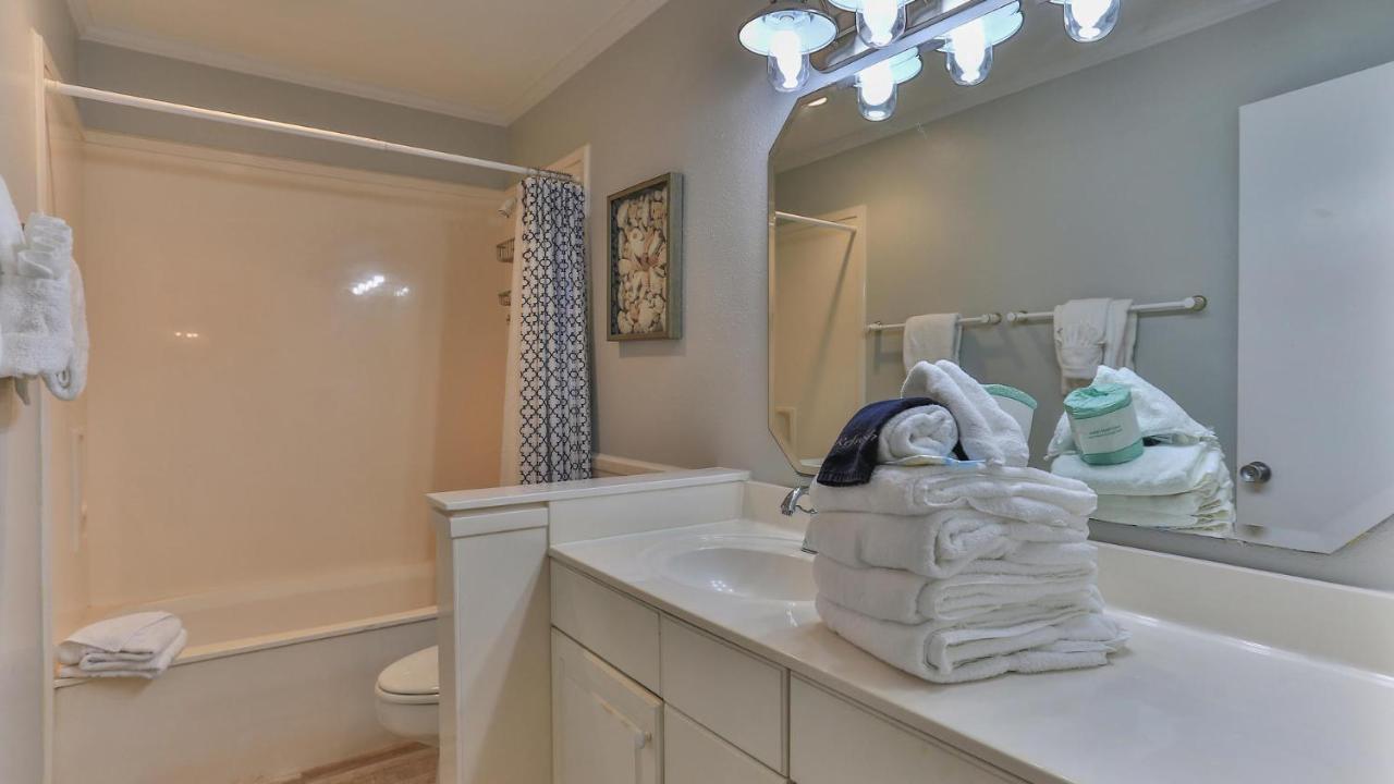 Aegean 210 - Updated 2 Bedroom 2 Bath At The Aegean Holiday home