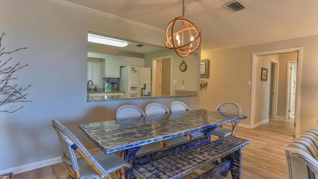 Aegean 210 - Updated 2 Bedroom 2 Bath At The Aegean Destin