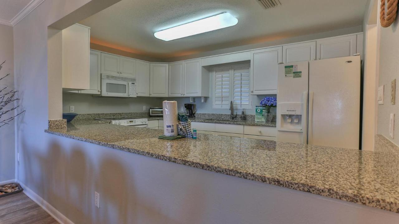 Aegean 210 - Updated 2 Bedroom 2 Bath At The Aegean Holiday home