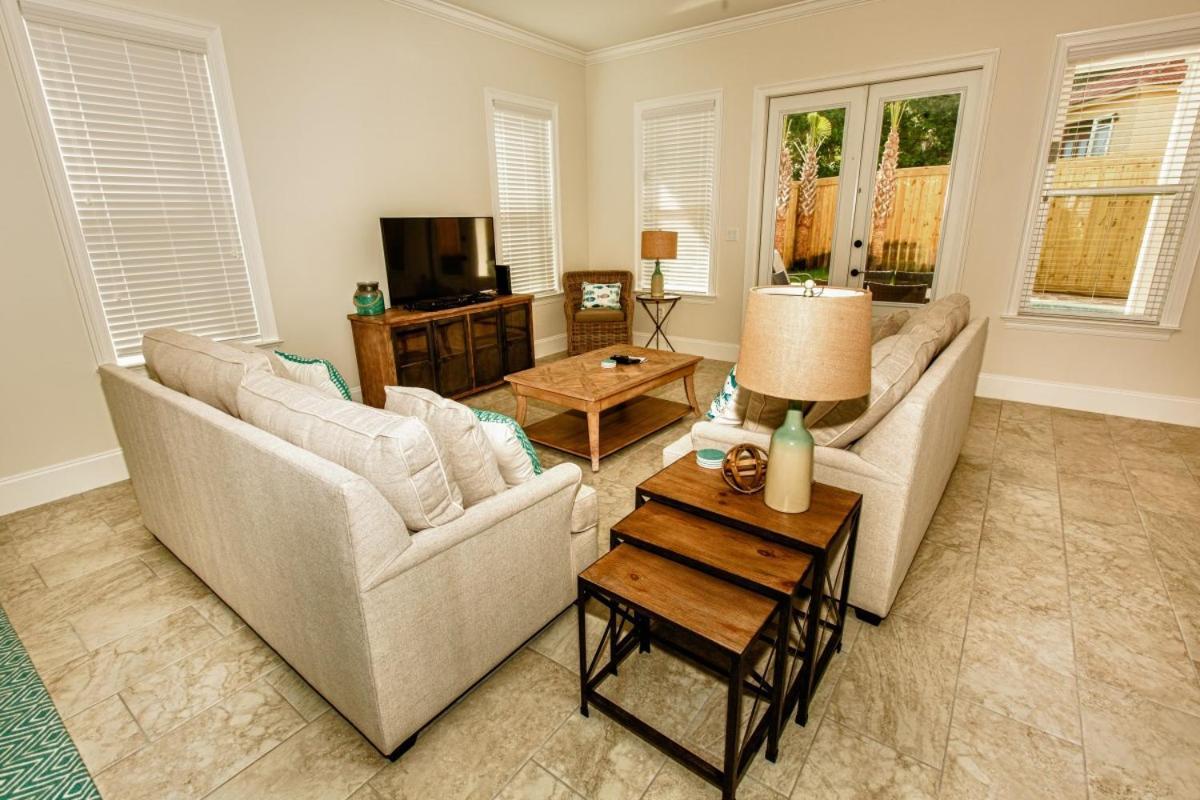 Wanderlust - Modern Close To The Private Pool Holiday home Destin