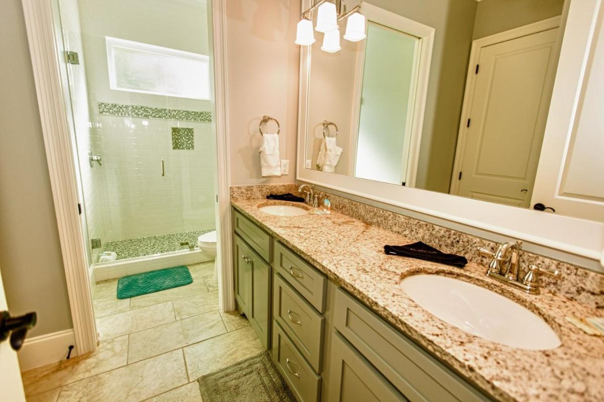 Wanderlust - Modern Close To The Private Pool