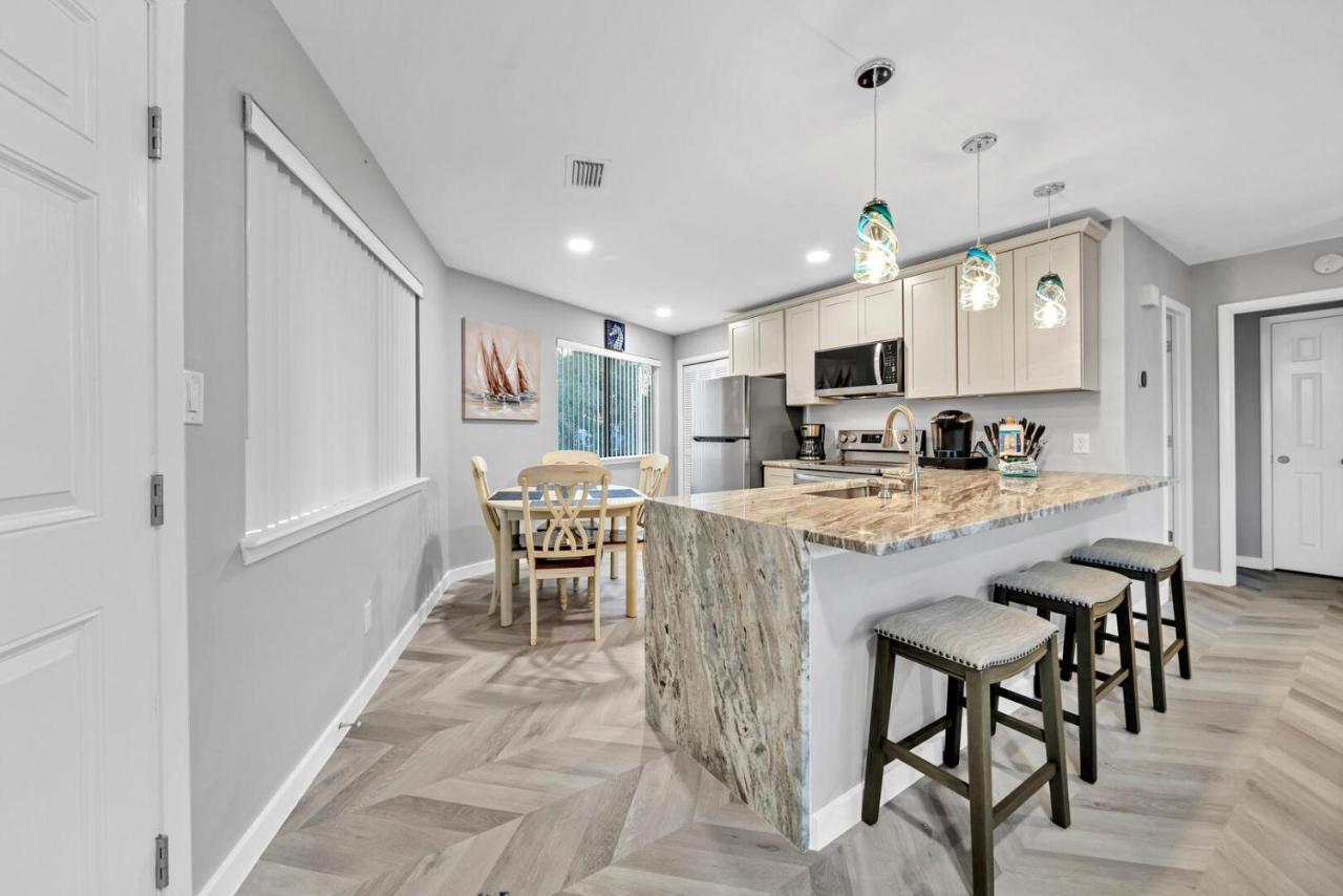Crystal Village Ii 6b - Close To The 2bd 2ba Holiday home Destin