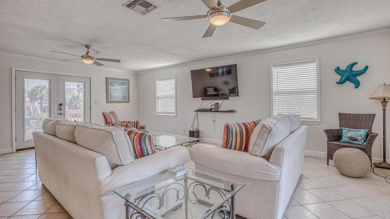 The Back Porch - Is A Relaxing 4 Bedroom 3 Bathroom House On Isle